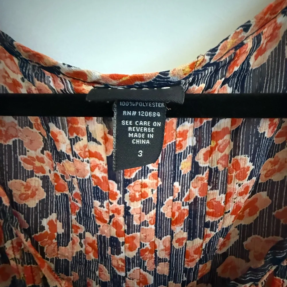 Torrid Navy and Coral Floral Blouse - Picture 2 of 4